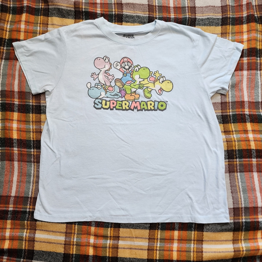 Super Mario Bros Tee Shirt. EUC.